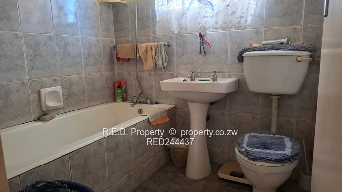 Great potential. Spacious stand. Endless possibilities In NewtonWest!