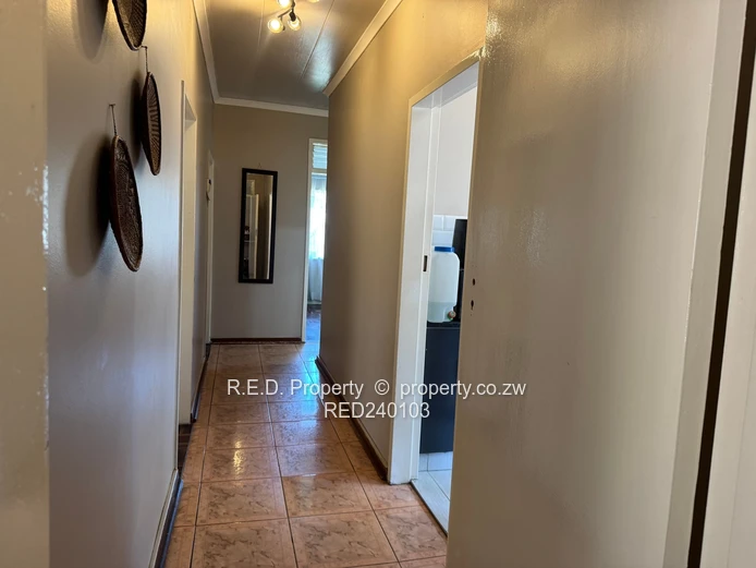 An Ideal Move-In-Ready Home In Queenspark East!