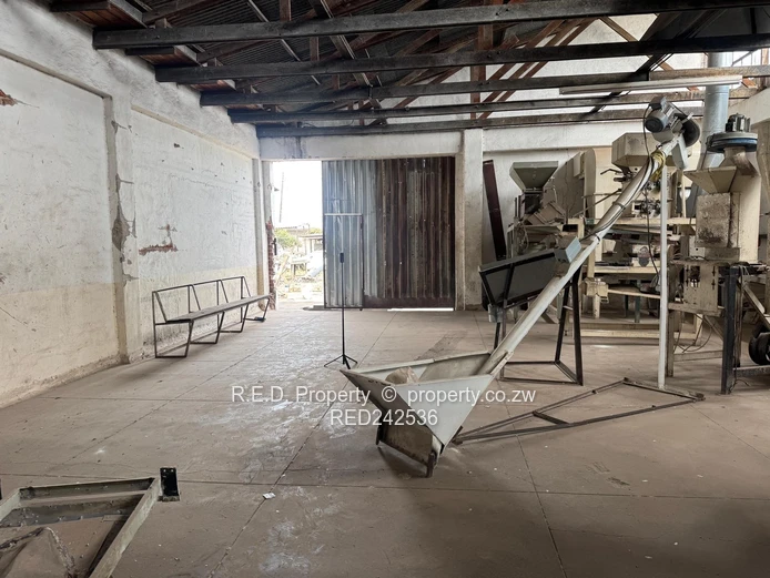 Industrial Property In a Prime Location!