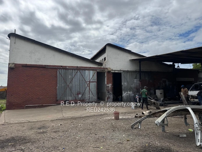 Industrial Property In a Prime Location!