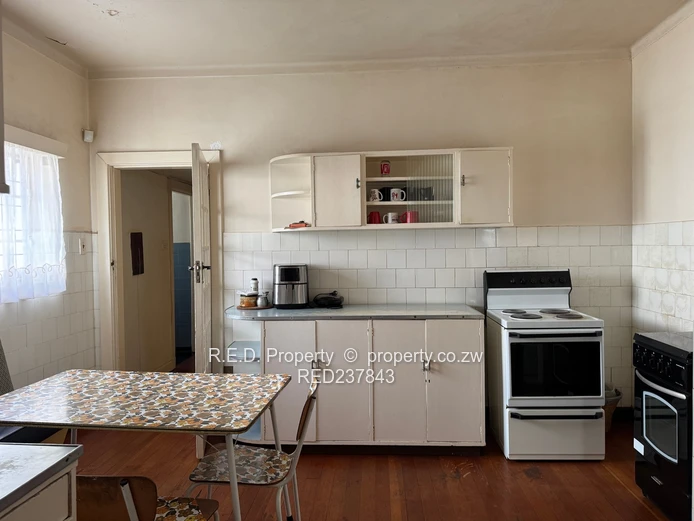 A Solid Family Home on Generous Grounds in Kumalo!