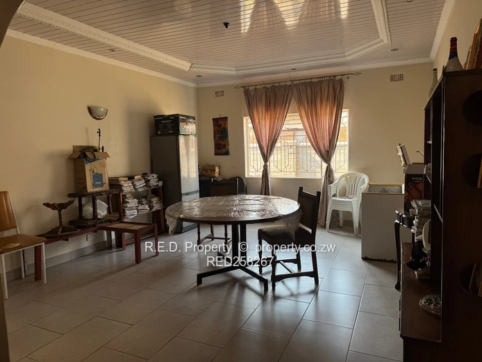 A spacious family home In New Parklands!