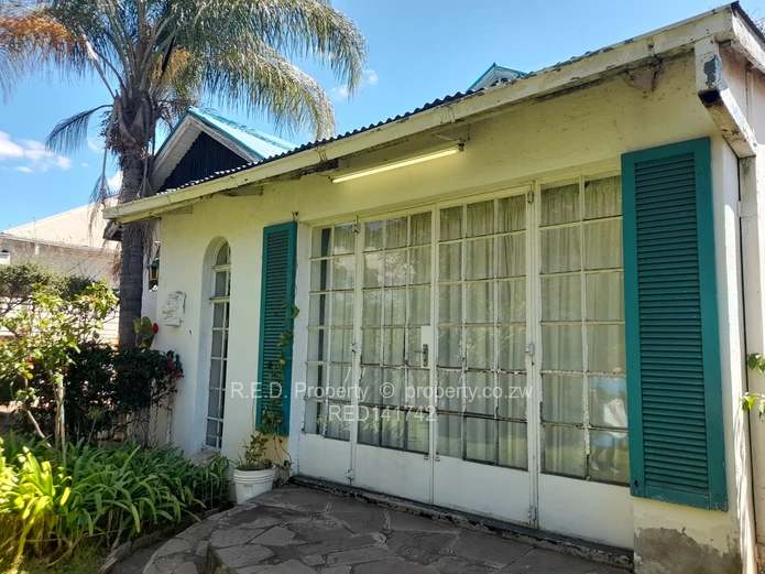  Family home with the possibility to commercial rights