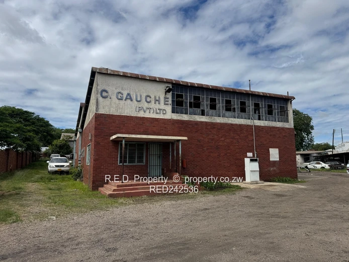 Industrial Property In a Prime Location!