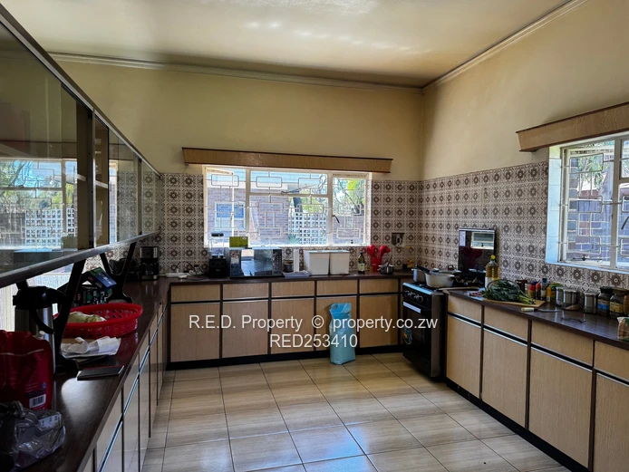Commercial Property for Rent – Suburbs
