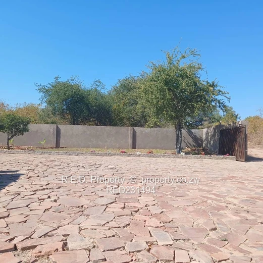 Lkeview Property In Binga