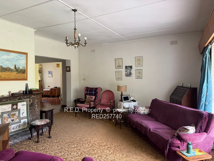 A Home With Generous Grounds In Burnside