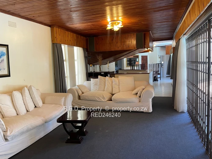 3 Bedroom House For Rent In Suburbs!