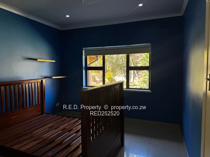 Comfortable Family Living In Hillside!