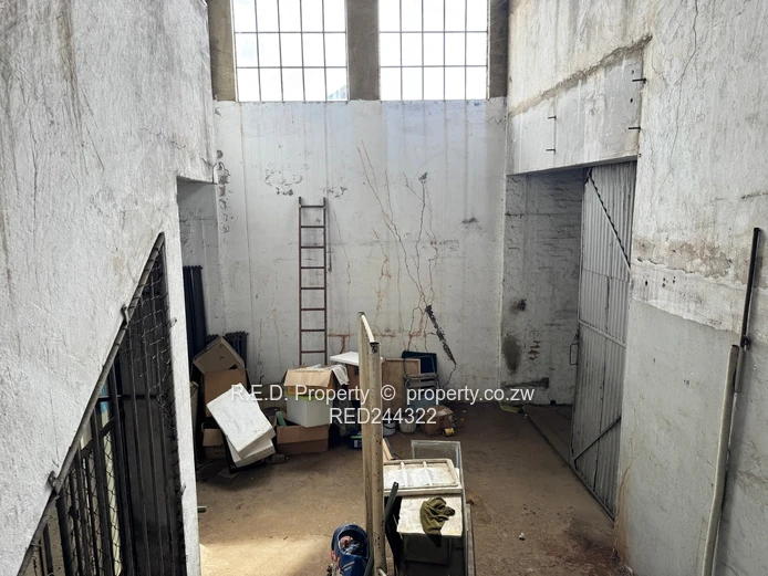 Versatile Retail, Office & Warehouse Facility