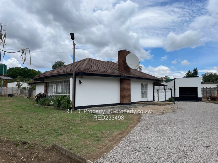 Comfortable Family Living in a Well-Located Area