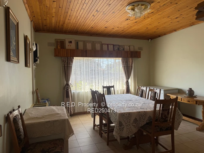 Spacious Family Home In Parklands!