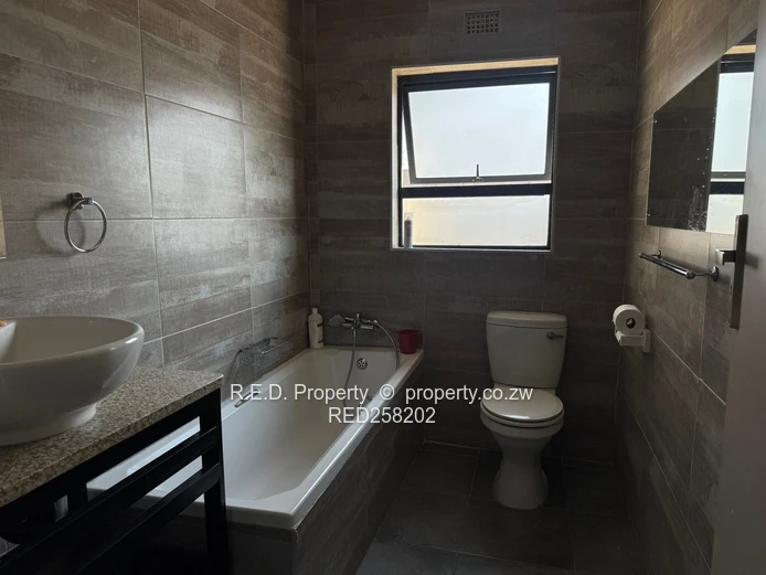 A modern townhouse In Burnside!