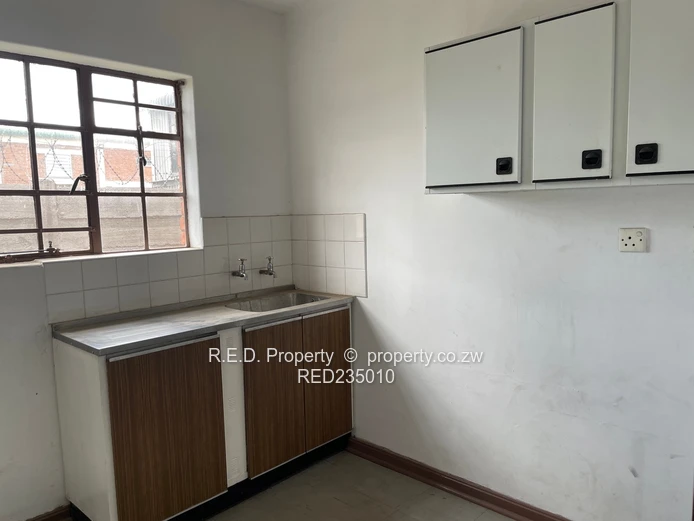 Industrial property with solid infrastructure In Kelvin 