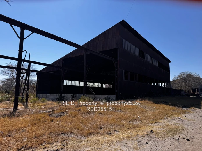 An expansive industrial and commercial complex In thorngrove!