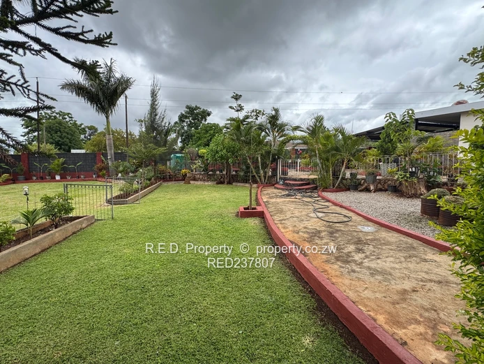 Build Your Vision on Prime, Serviced Land In Barham Green!