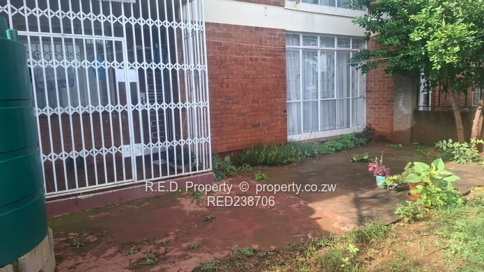 Comfortable, Secure Living with Private Garden Space In Paddonhurst!