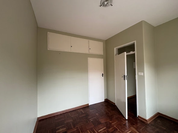 2 Bedroom Flat & Apartment