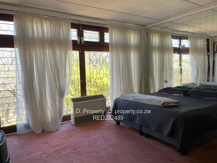 An entertainer’s paradise In Burnside!