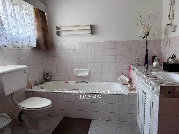Well-Maintained Hillside Home!