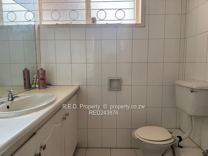 Spacious Family Home In Hillside!