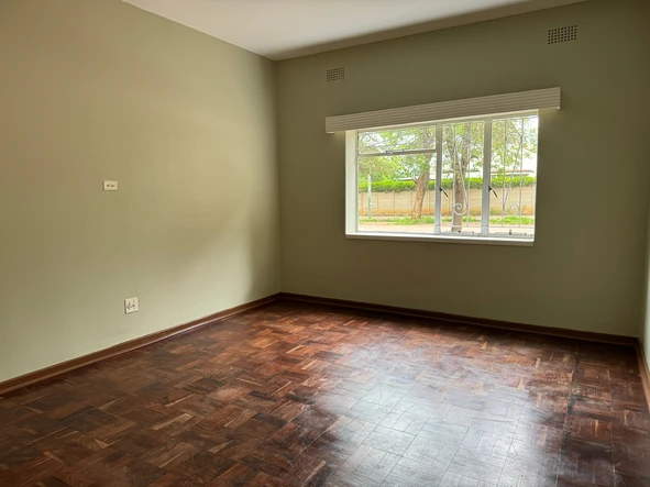 2 Bedroom Flat & Apartment