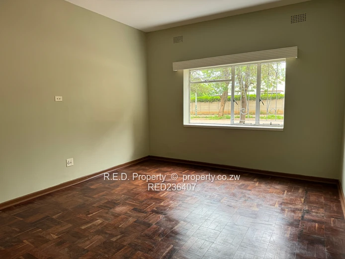 Modern 2-Bedroom Ground Floor Flat - CBD