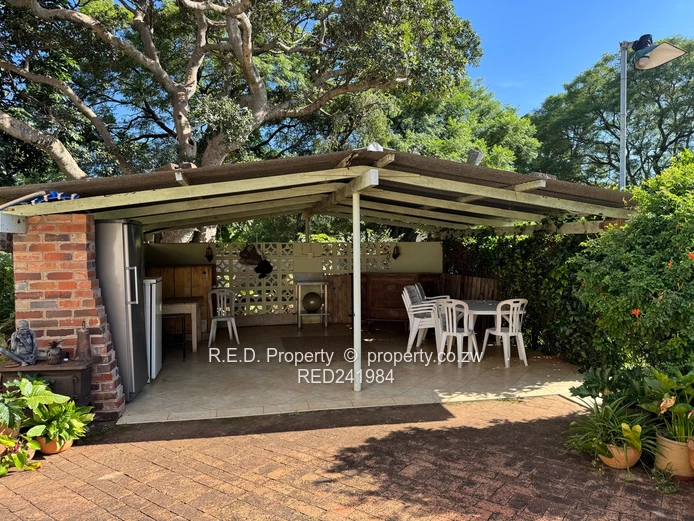 Generous land, Genuine opportunity In Burnside!