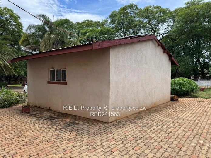 Where Space Meets Opportunity In Suburbs!