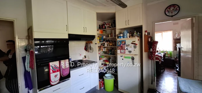 Add Your Touch to a Well-Positioned Family Home In Ilanda