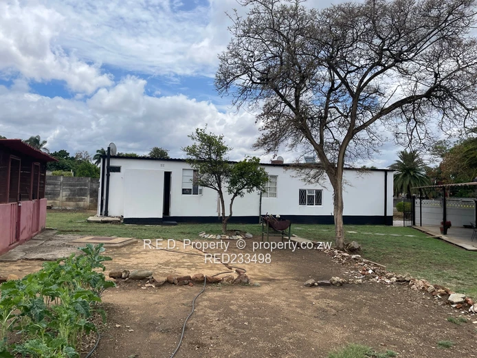 Comfortable Family Living in a Well-Located Area