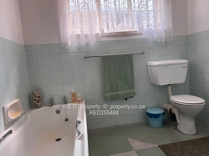 Well-Maintained Hillside Home!