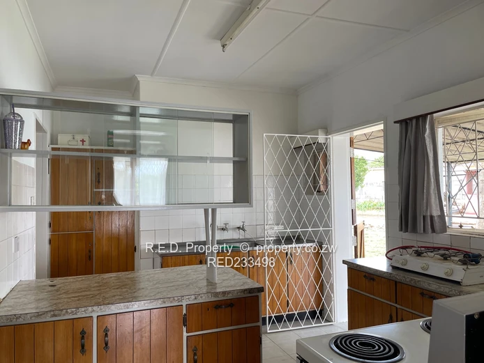 Comfortable Family Living in a Well-Located Area