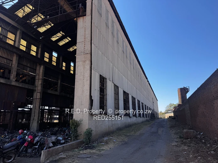 An expansive industrial and commercial complex In thorngrove!