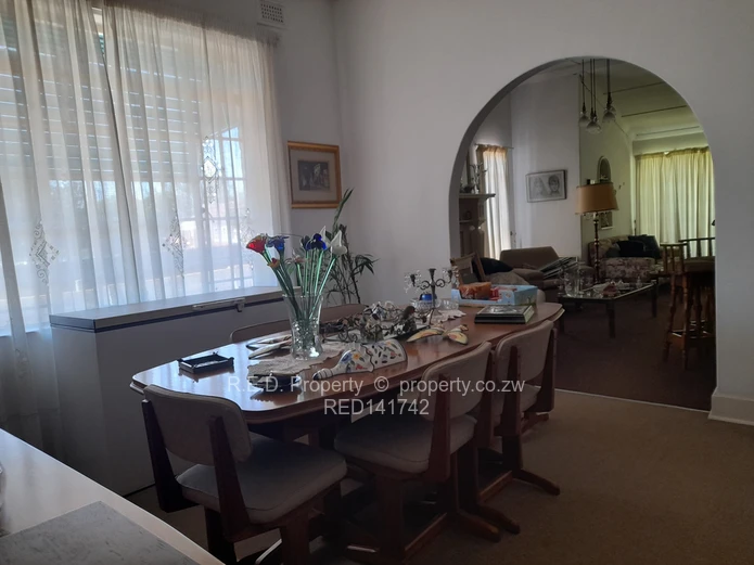  Family home with the possibility to commercial rights