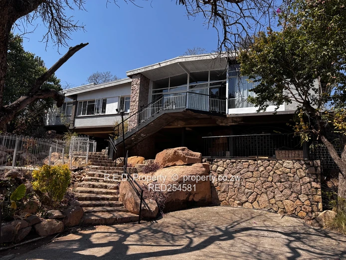 A Home Tucked Away in Burnside!