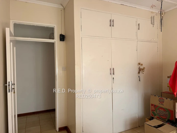 Spacious Family Home In Parklands!