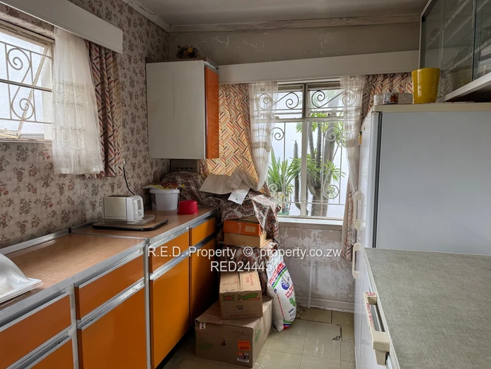 Well-Located Family Home In Woodlands!