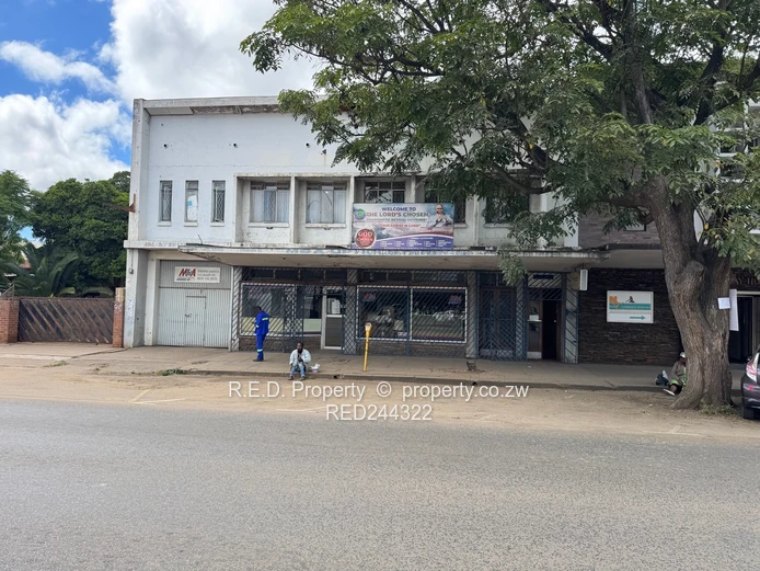 Versatile Retail, Office & Warehouse Facility