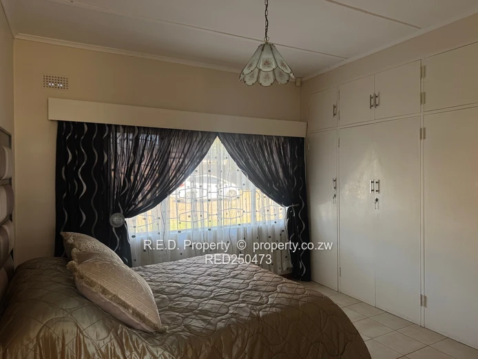 Spacious Family Home In Parklands!