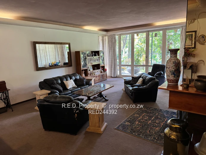 Stunning Family Residence In Hillside!