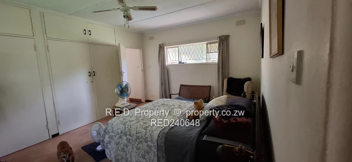 Add Your Touch to a Well-Positioned Family Home In Ilanda