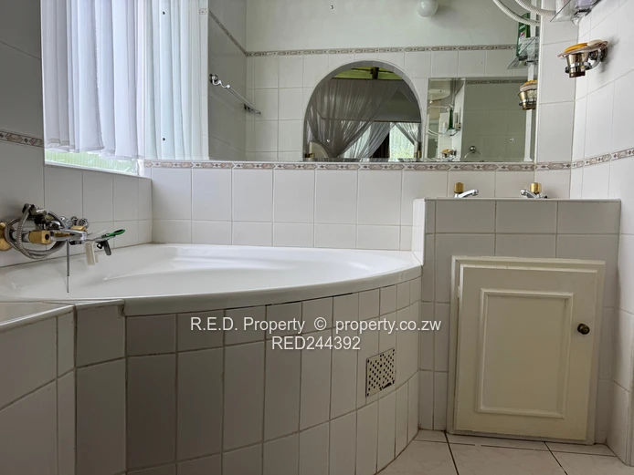 Stunning Family Residence In Hillside!