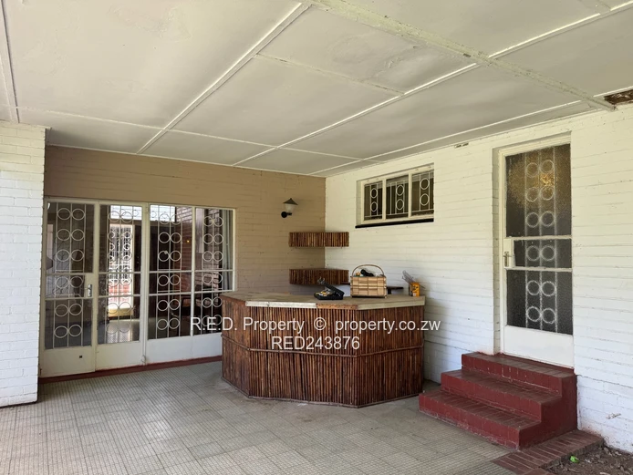 Spacious Family Home In Hillside!