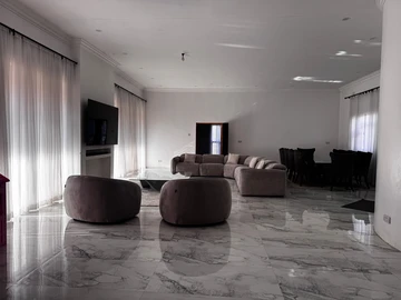 7 Bedroom House