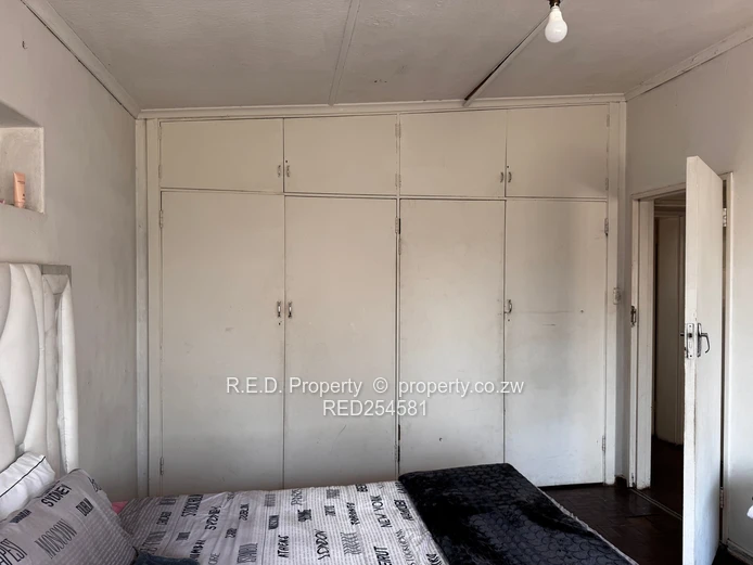 A Home Tucked Away in Burnside!