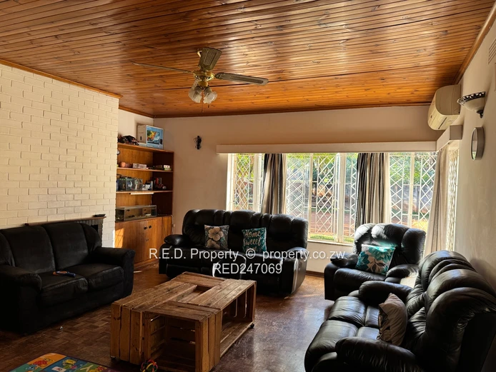Neat Family Home In Ilanda!