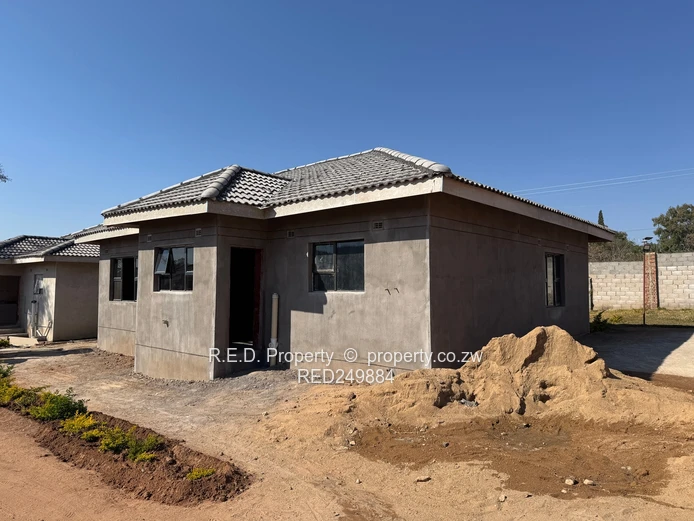Modern 3 Bedroom Townhouse Opportunity In Burnside!