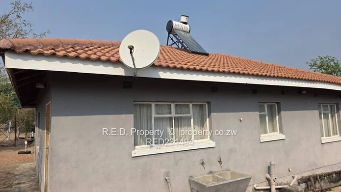 Lkeview Property In Binga