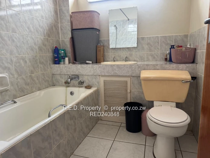 Double-Storey 2-Bed Townhouse In Ascot